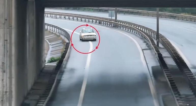 Otoyolda uygulama yapan polisleri görünce otomobili ile geri manevra yapıp, kaçtı