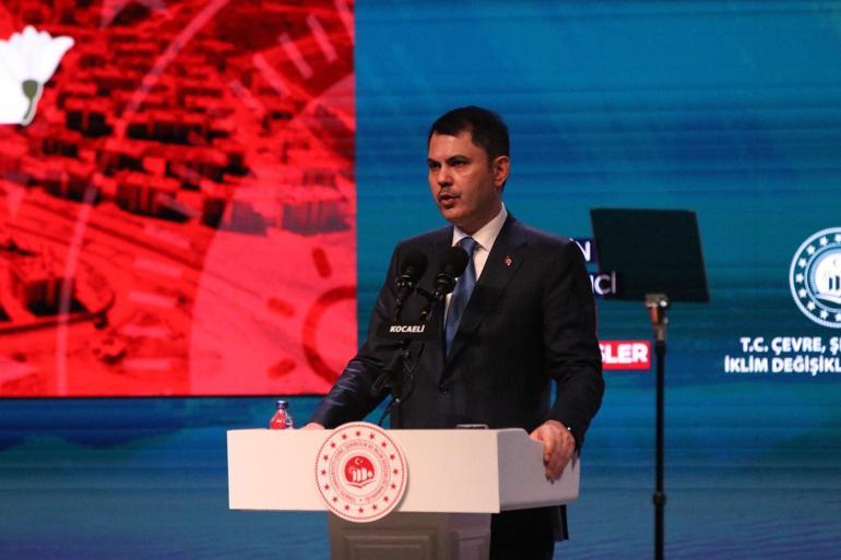 Bakan Kurum: Belediyelerinizde yolsuzluğun kitabını yazdınız