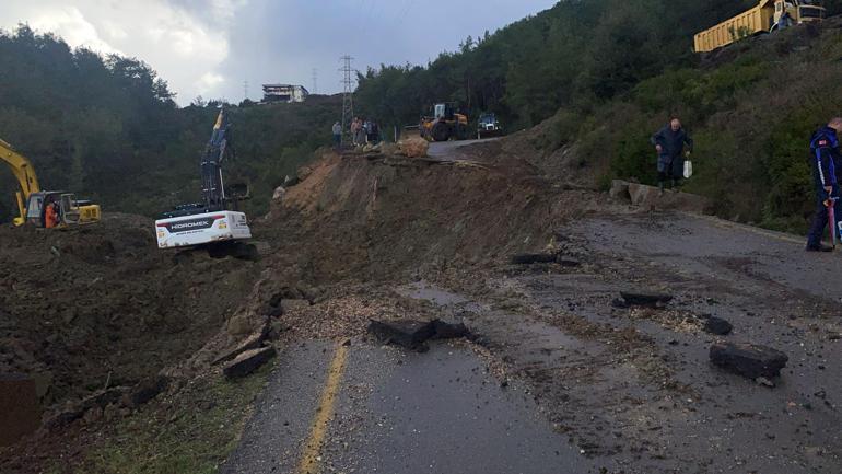 Antalyayı sağanak vurdu; 7 ilçede okullar tatil edildi