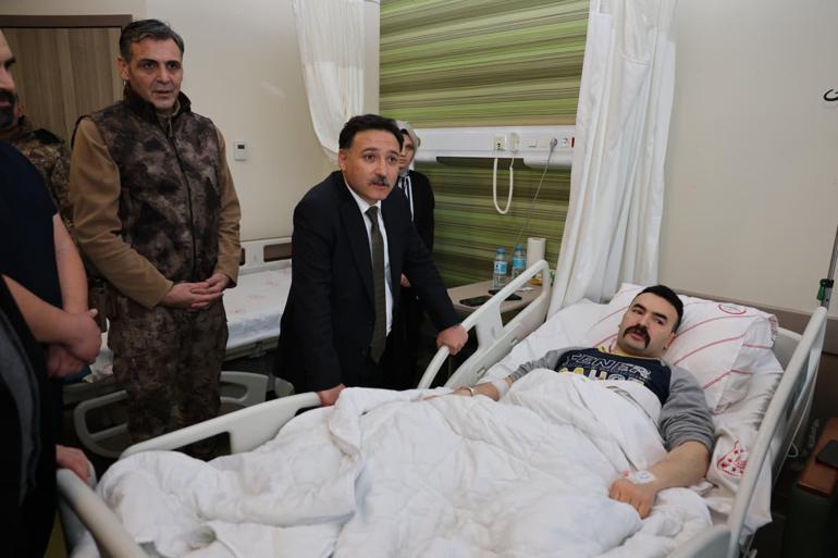 Bakan Çiftçiden, operasyonda yaralanan özel harekat polisine, geçmiş olsun telefonu