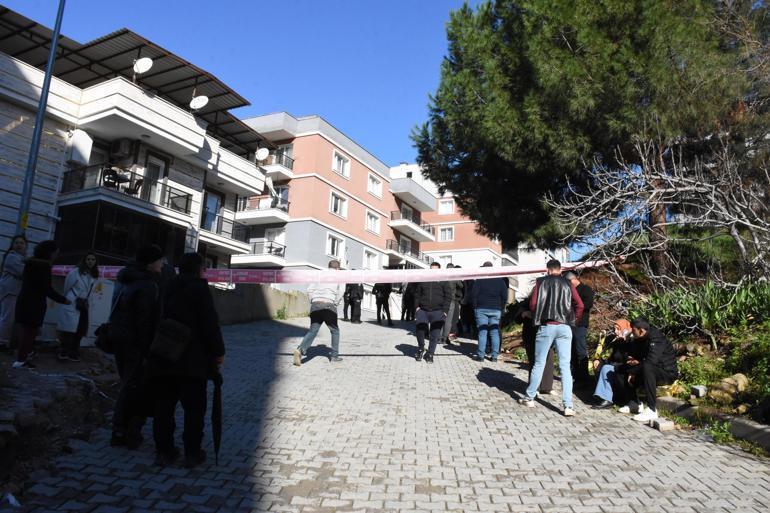 İzmir’de toprak kayması; 2 bina ve 7 araç zarar gördü