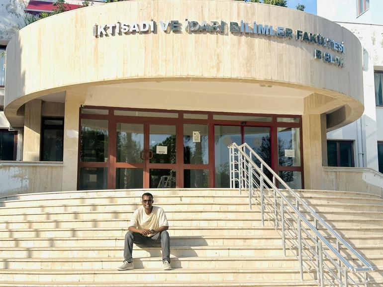 Türkiyede üniversite eğitimi gören Somalili, ülkesinde bakan danışmanı oldu