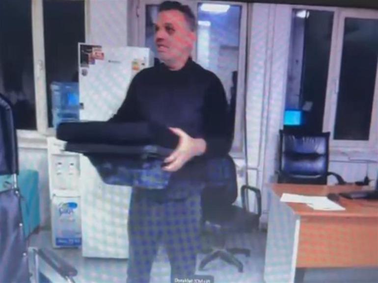 2 sanığı öldürüp, jandarmayı şehit ettiği duruşma salonuna avukat kapısından girmiş