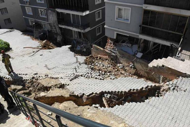 İzmir’de toprak kayması; 2 bina ve 7 araç zarar gördü