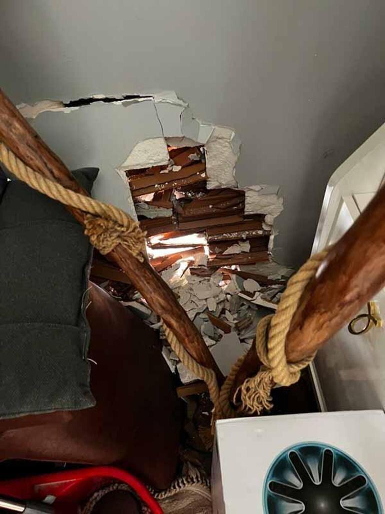 İzmir’de toprak kayması; 2 bina ve 7 araç zarar gördü