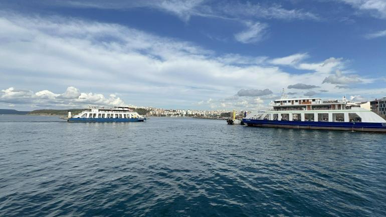Bozcaada ve Gökçeadada feribot seferlerine fırtına engeli
