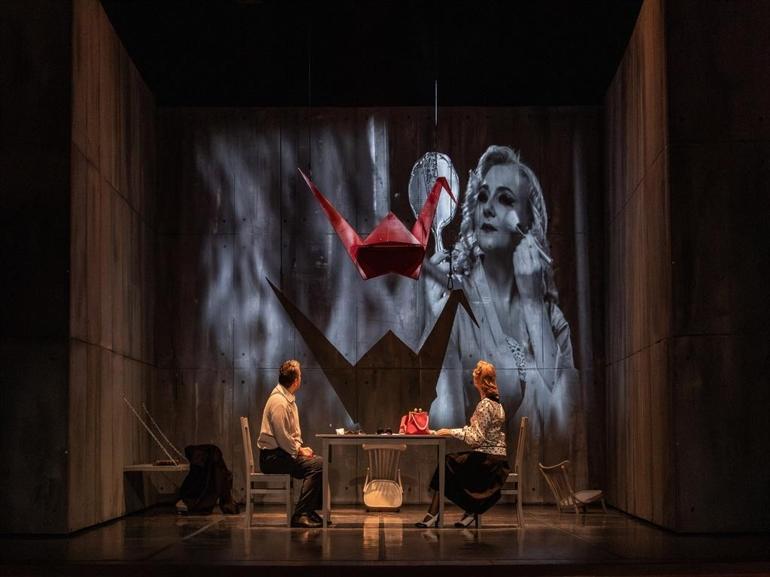 Çağdaş operanın iki yeni eseri Tehlikeli Oyun ve Deli Dumrulun dünya prömiyeri yapıldı