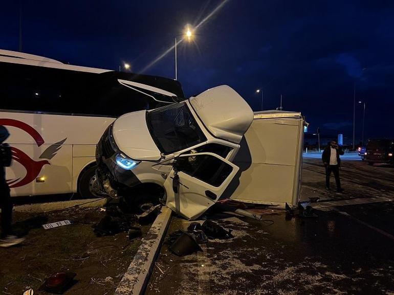 Kayseri’de yolcu otobüsü ile kamyonet çarpıştı: 5 yaralı