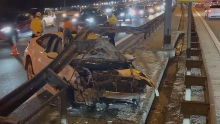 Ataşehirde makas attığı iddia edilen sürücü kazaya neden oldu: 2 yaralı