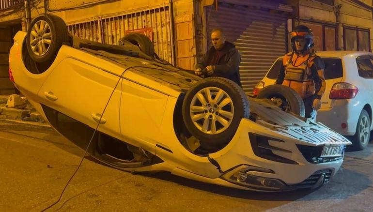Üsküdarda park halindeki 3 araca çarpan otomobil, takla attı: 1 yaralı