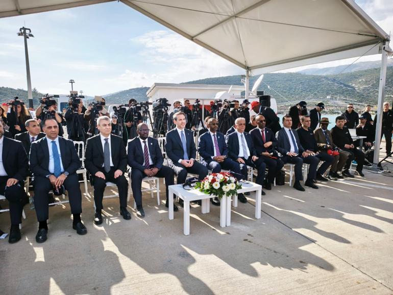 Bakan Bayraktar: Türkiye Cumhuriyeti tarihinin en büyük projesi Mersinde hayata geçiyor