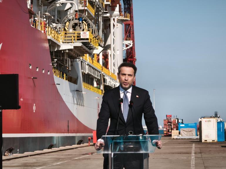 Bakan Bayraktar: Türkiye Cumhuriyeti tarihinin en büyük projesi Mersinde hayata geçiyor