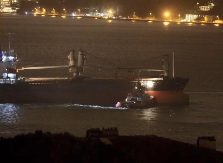 Sarıyer’de kurtarılan kargo gemisi, bu kez fırtınada sürüklendi