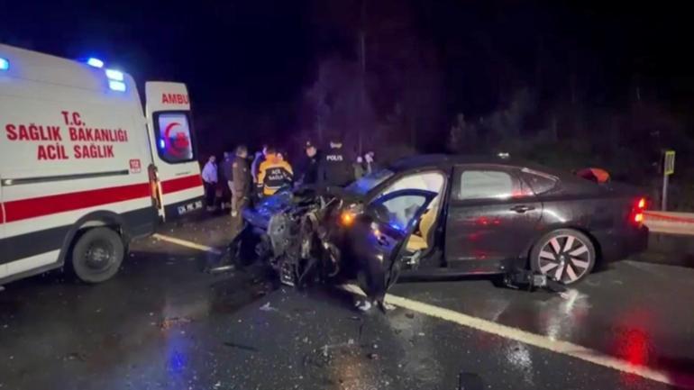 Beykoz’da otomobil ile hafif ticari araç kafa kafaya çarpıştı: 1 ölü, 5 yaralı