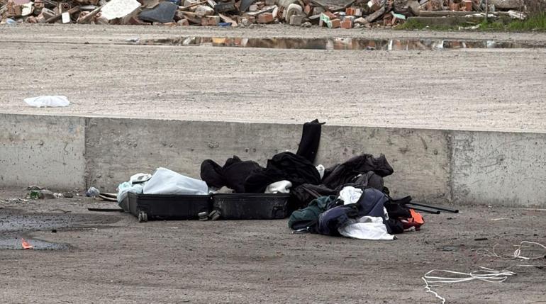 Fünye ile patlatılan valizden kıyafet çıktı