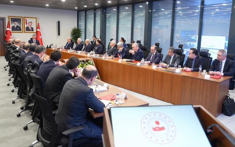 Bakan Çiftçi, birim amirleriyle bir araya geldi