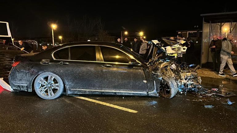 Otomobilin çarptığı özel halk otobüsü devrildi: 5 yaralı