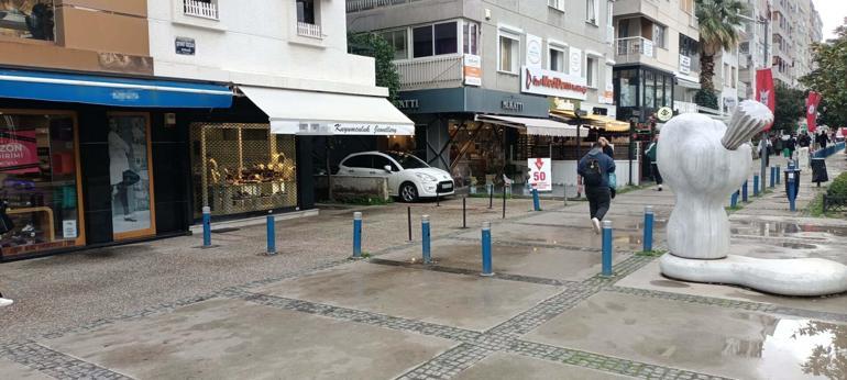 Son anda kapıyı kapatan kuyumcu, soygunu önledi