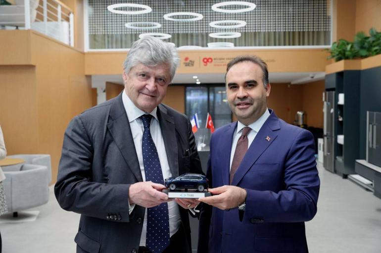 Bakan Kacır, Fransa Dış Ticaret Bakanı Forissier ile görüştü