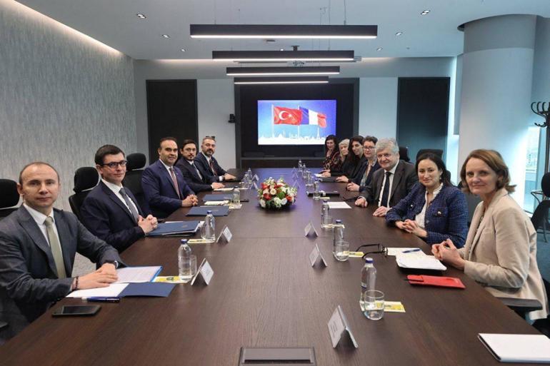 Bakan Kacır, Fransa Dış Ticaret Bakanı Forissier ile görüştü
