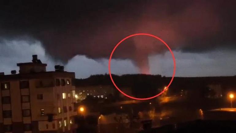 Adanada sağanak; yollar göle döndü