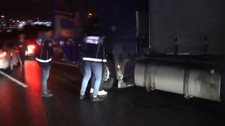 Sarıyer’de durdurulan TIR’ın özel bölmesinde 183 litre uyuşturucu ele geçirildi