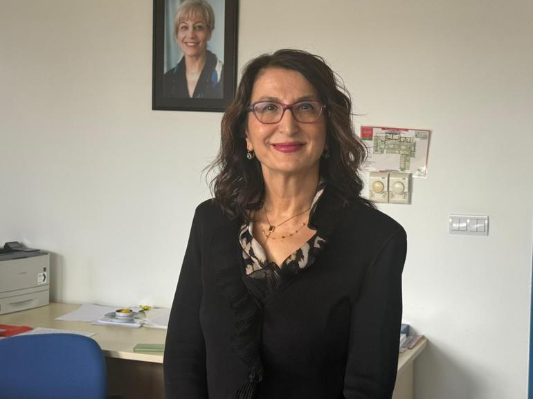 Radyoterapi gören çocuklara çizgi film kahramanlı maske