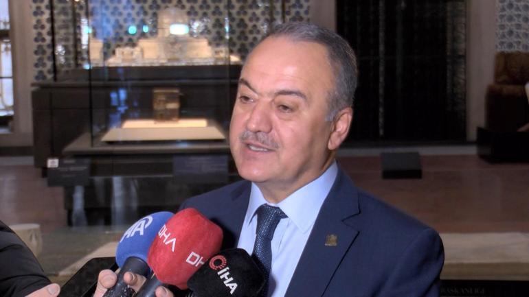 Osmanlı döneminin en büyük Mushafı Topkapı Sarayında ilk kez sergileniyor