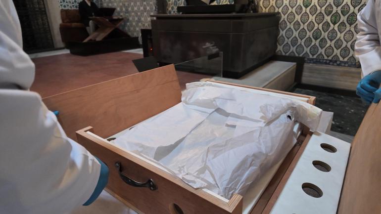 Osmanlı döneminin en büyük Mushafı Topkapı Sarayında ilk kez sergileniyor