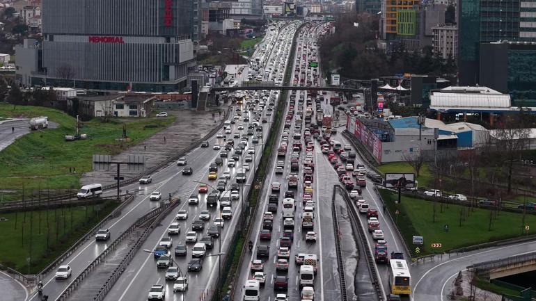 İstanbul’da trafik yoğunluğu yüzde 90a ulaştı