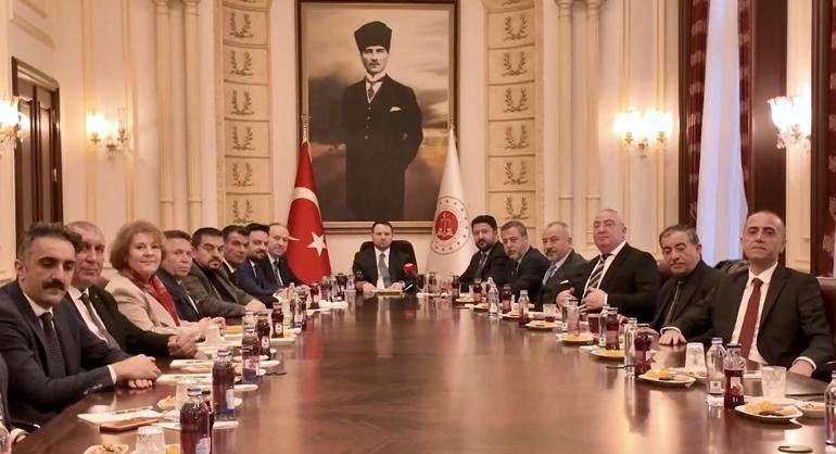 Bakan Gürlek, Nevşehir Valisi Ali Fidan ve beraberindeki heyeti ile bir araya geldi