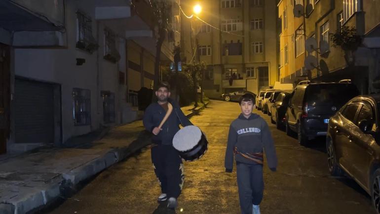 İstanbulda ramazan davulcuları ilk sahurla birlikte göreve başladı