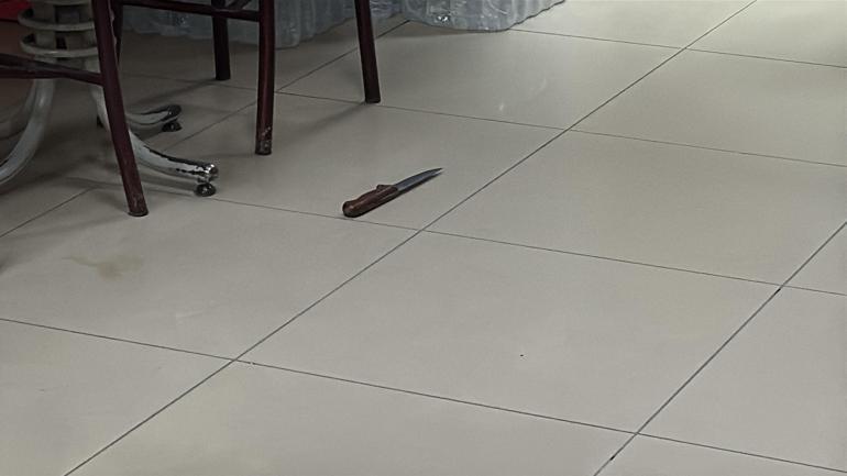 Çayevinde bıçaklı saldırı kamerada