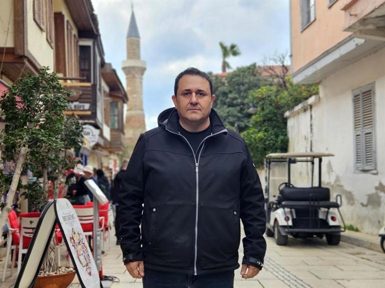 Antalyanın tarihi ve turistik merkezi Kaleiçinde tente krizi