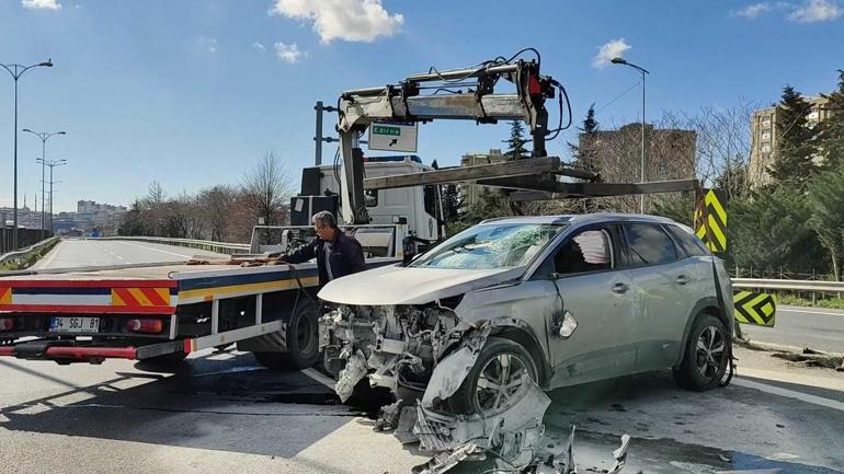 Esenler’de refüje çarpan cip devrildi