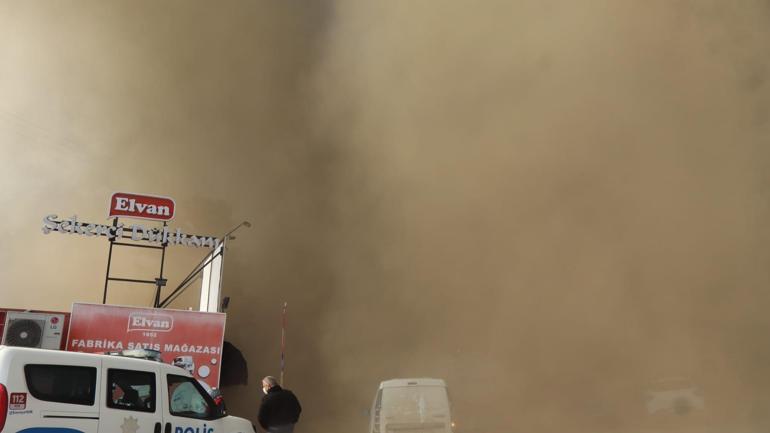 Sakaryada şekerleme fabrikasında yangın