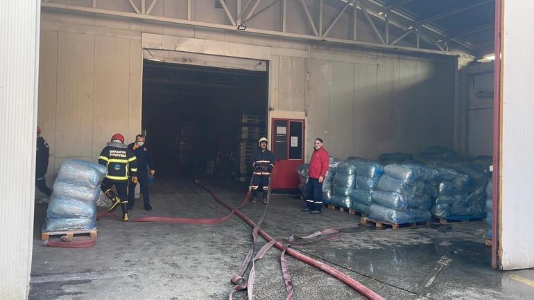 Sakaryada şekerleme fabrikasında yangın