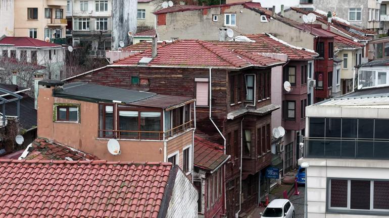 Şair Orhan Velinin doğup büyüdüğü köşk satışa çıktı: Restore edilmesini istiyoruz