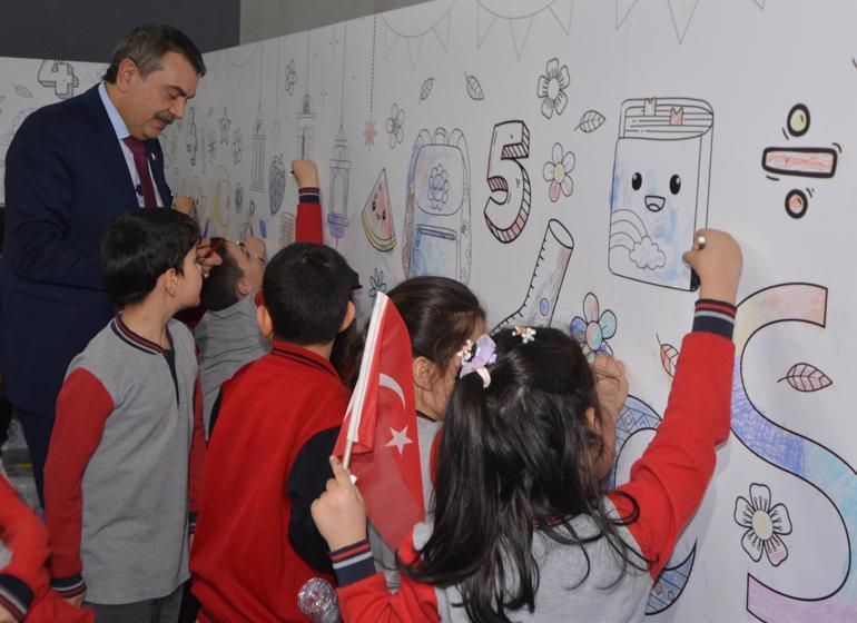 Bakan Tekin, Erzurumda 12 derslikli okulun açılışını yaptı