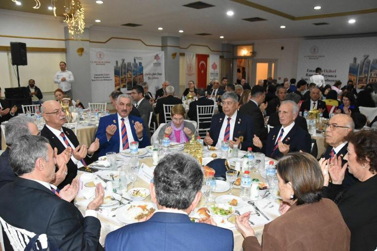İzmir’de Vali Elban ilk iftarı şehit yakınları ve gazilerle yaptı