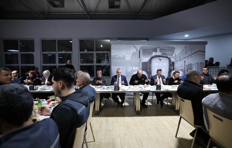 Bakan Işıkhan, işçilerle iftar yaptı