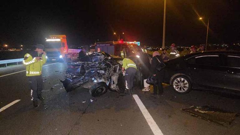 Seyir halindeyken aniden arızalanan otomobile kamyon çarptı: 1 yaralı