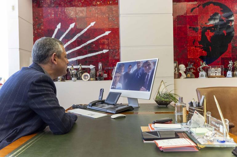 Özgür Özel, Adanada Atatürk büstünü fırtınadan koruyan öğrencilerle görüştü