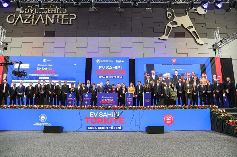 Bakan Kurum: Biz lafla değil, eserle konuşuyoruz