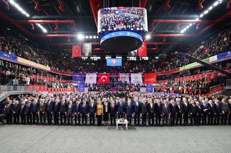 Bakan Kurum: Biz lafla değil, eserle konuşuyoruz