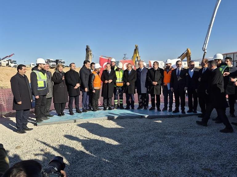 Bakan Kacır: Petrol ve doğal gazla sınır ötesi ortaklıkları derinleştiriyoruz