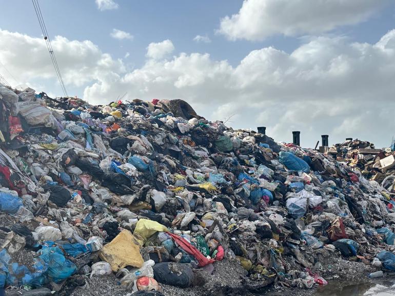 Bakanlıktan Buca ve Foça belediyelerine 9,3 milyon lira atık cezası
