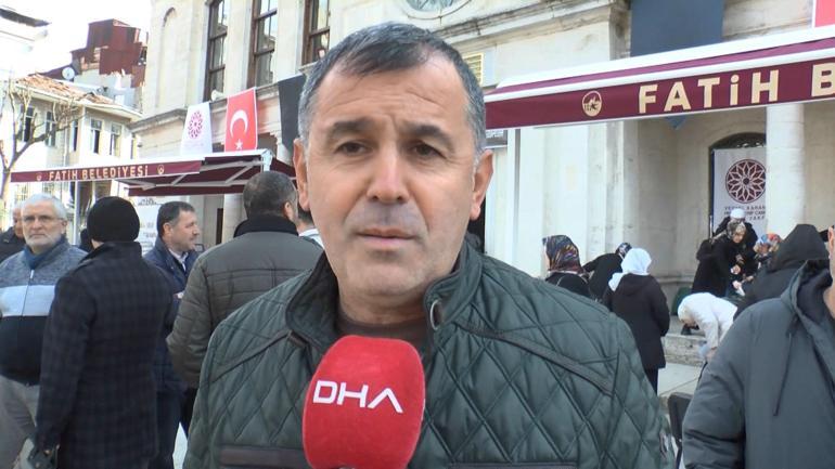 Ziyarete açılan Hırka-i Şerife yoğun ilgi