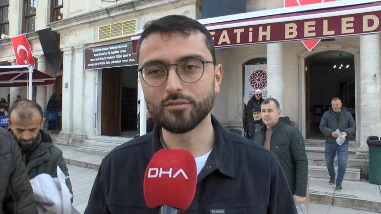 Ziyarete açılan Hırka-i Şerife yoğun ilgi