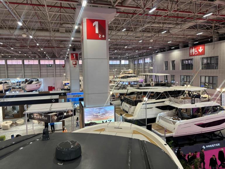 Milyonluk tekneler fuarda sergilendi